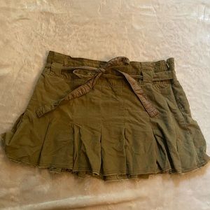 American Eagle Khaki Pleated Skirt